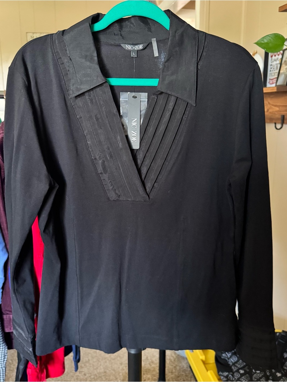 NIC+ZOE Black Long-Sleeve V-Neck Pleated Trim Top